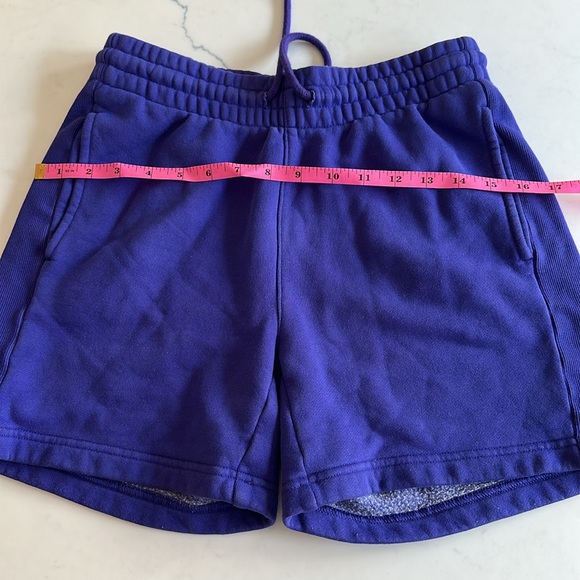 Aritzia boyfriend sweat shorts - Picture 6 of 7